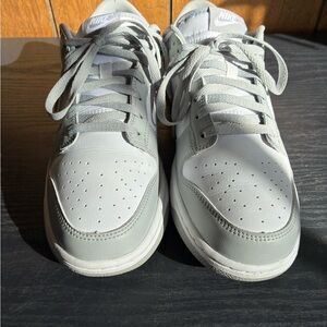 Nike Men’s Low-Top Sneakers in White and Light Gray Dunk